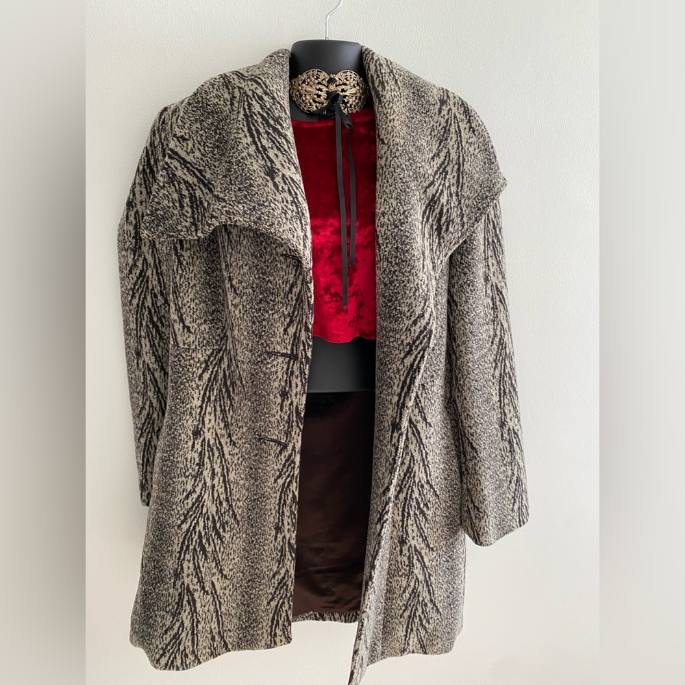 Kat Von D Los Angeles beautiful coat size 6 is, eu 38. Great condition!